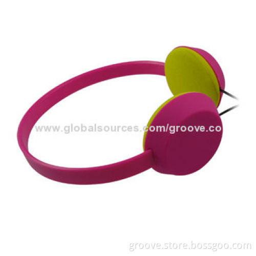 Fashionable Wired Headset with Rubber Surface, Various Colors Available